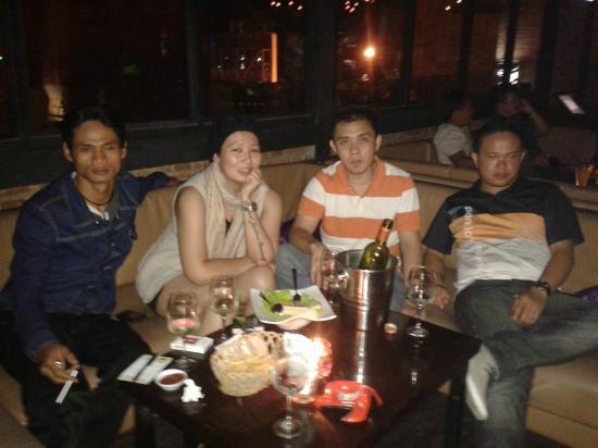 VINTAGE Restaurant & Super Lounge