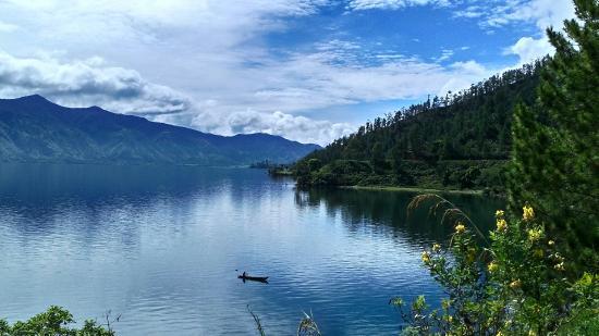 Danau Laut Tawar