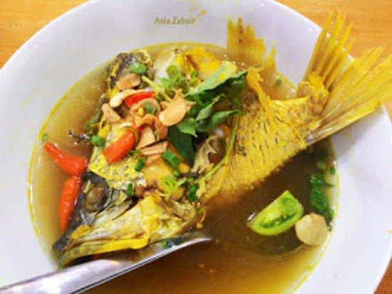 Sop Kepala Ikan Pak Untung