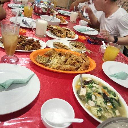 Rumah Makan Dunia Laut